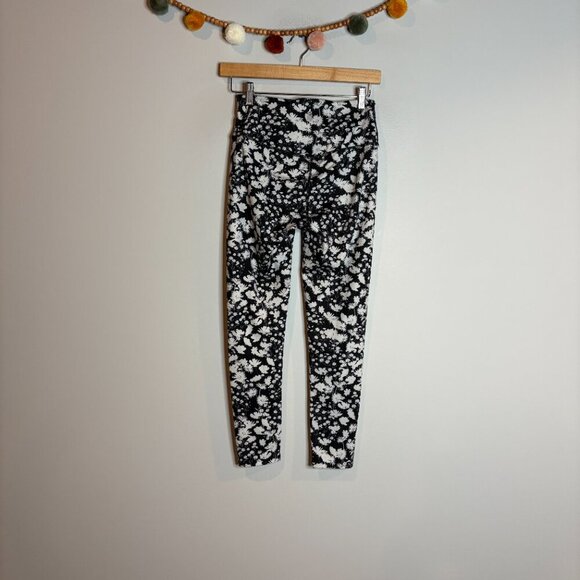 FP Movement Printed Lose Control Wrap Leggings Black & White Floral - Picture 5 of 7